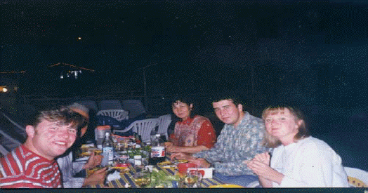 2.jpg (28386 bytes)